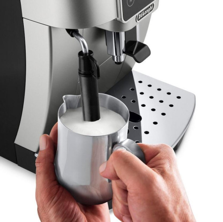 Автоматическая кофемашина DeLonghi ECAM 220.30.SB, цвет Серебристый