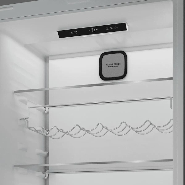 Холодильник встраиваемый Hotpoint HBT 400I